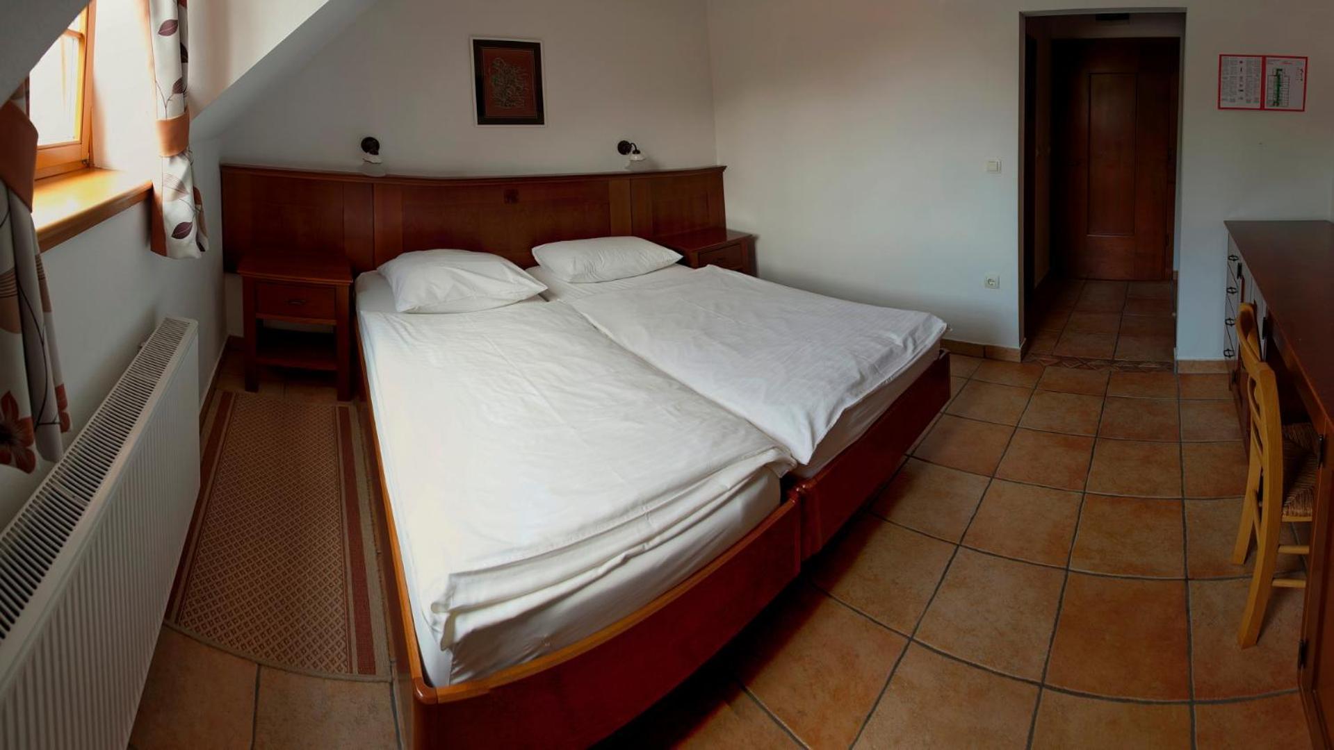Hotel Kovac Osilnica Bagian luar foto