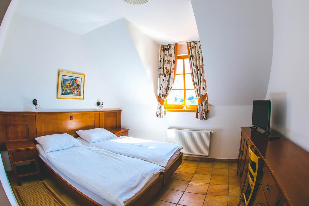 Hotel Kovac Osilnica Bagian luar foto